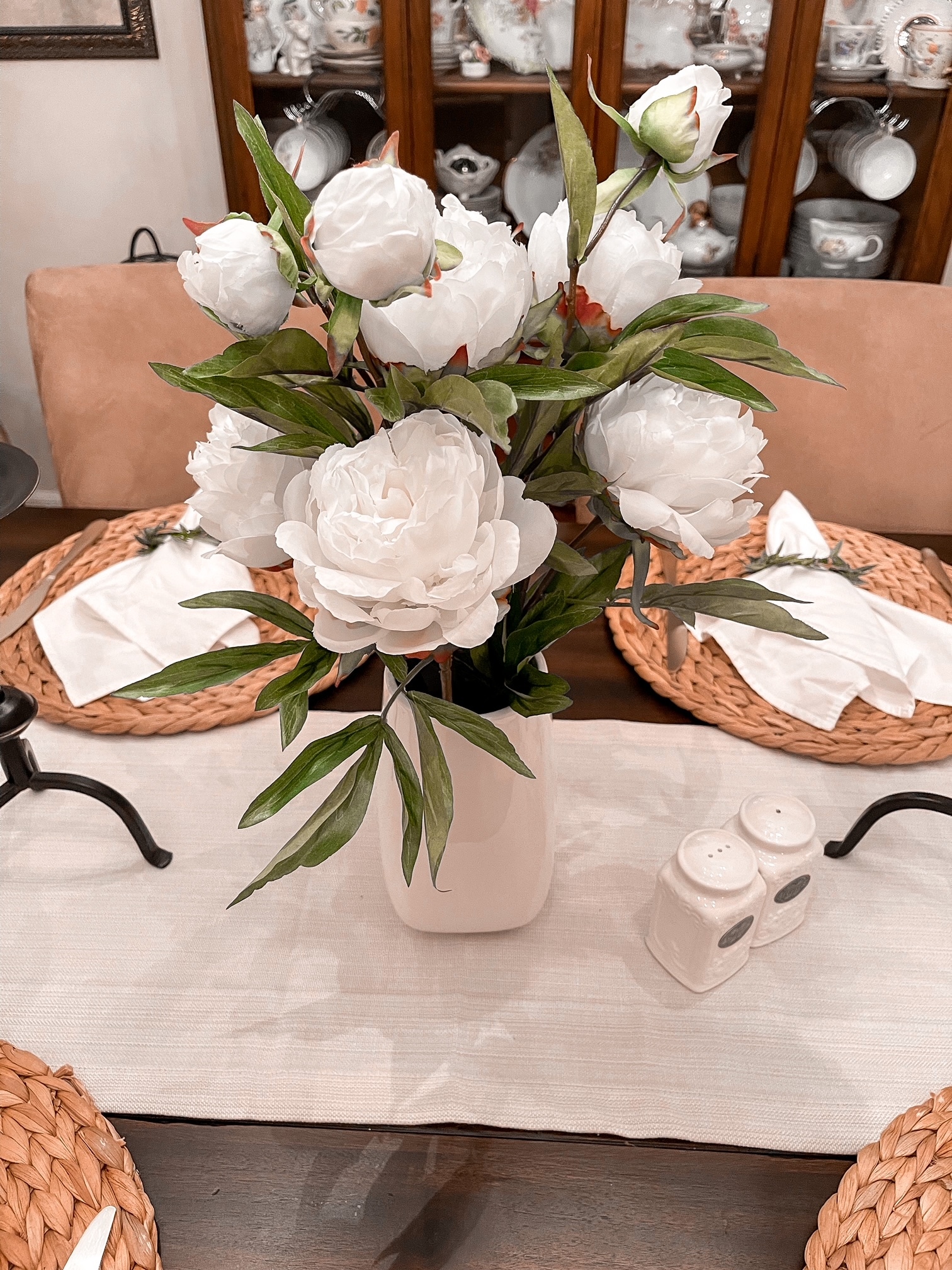 spring table setting decor